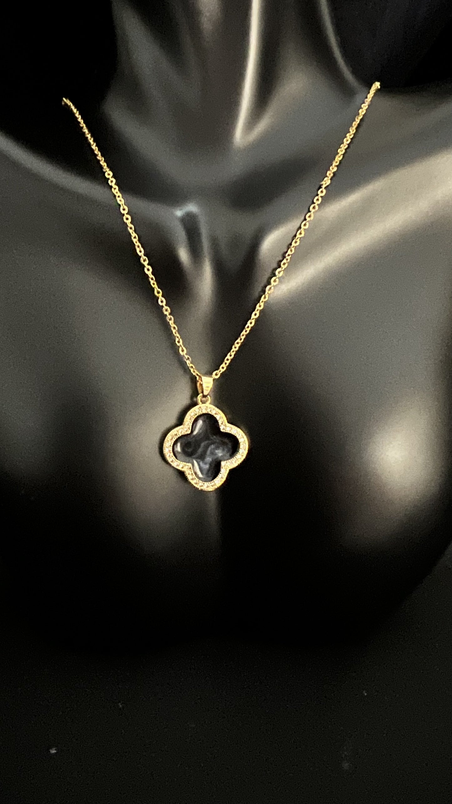 One Clover Zircon Necklace set